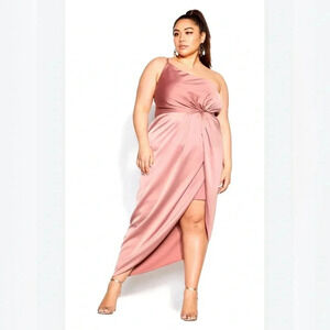 City Chic Sensual Baby Blush dress size XL/22